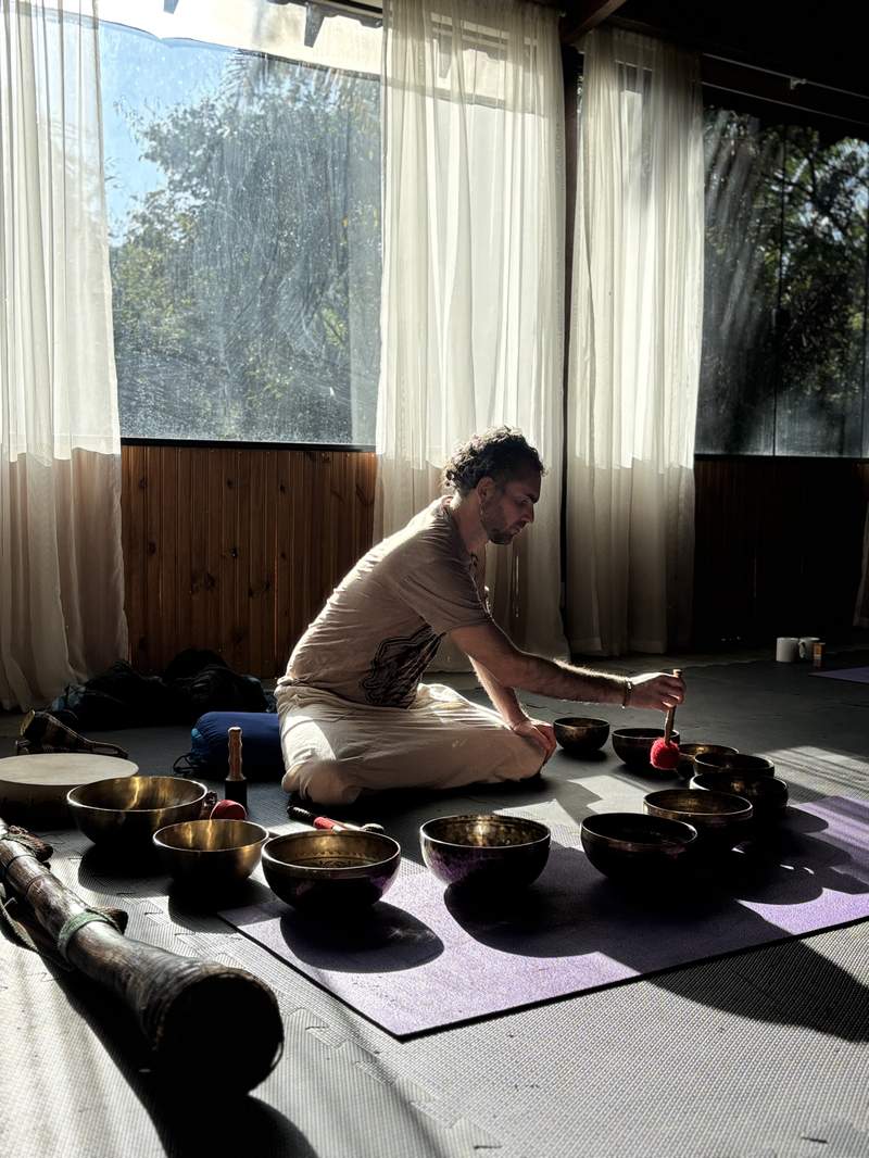 Sound healing with crystal bowls