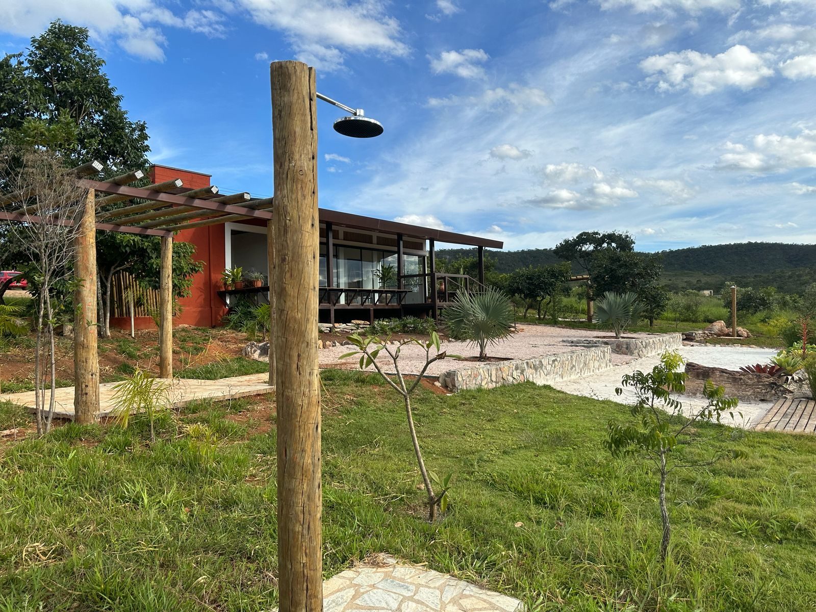 Casa habitada na Ashiyana com vista para a Serra